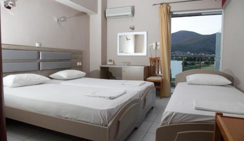 Triple Room with Mountain View
