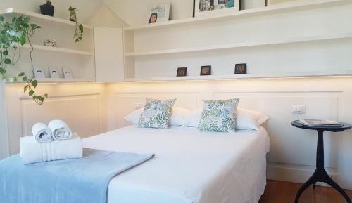 Studio Apartment with Balcony