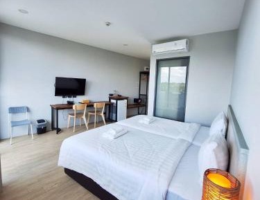 Twin Room with View