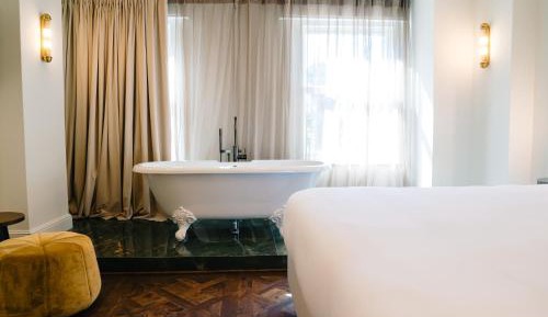 Luxe Suite