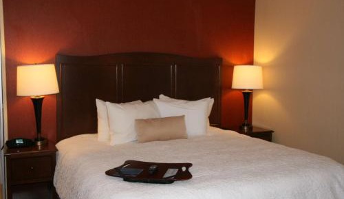 King Room with King Bed - Non-Smoking