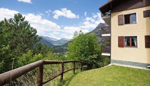 Superior One-Bedroom Apartment with Balcony