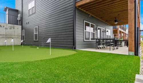 Nine-Bedroom Holiday Home