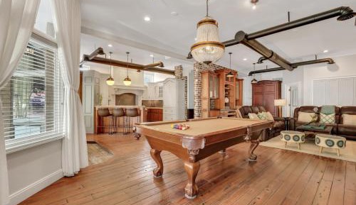 Five-Bedroom Holiday Home