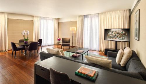 Knightsbridge Suite