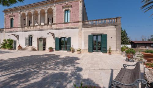 Villa with Garden View