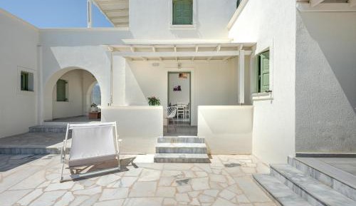 One-Bedroom Apartment with Pool View