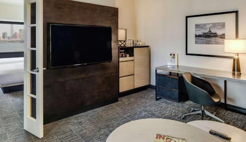 One-Bedroom Corner King Suite with Sofa Bed