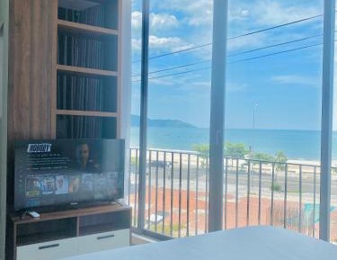 Studio Apartment with Sea View
