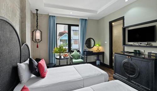 Deluxe Double or Twin Room with City View