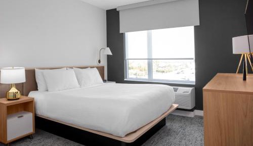 One-Bedroom King Suite with Sofa Bed and City View