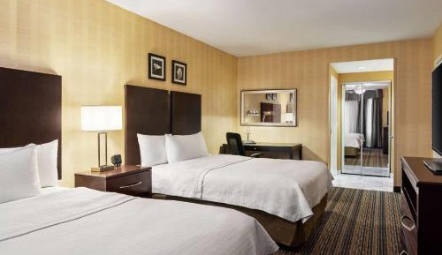 One-Bedroom Queen Suite with Two Queen Beds - Non-Smoking