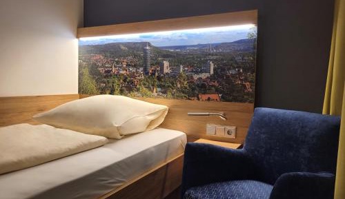 Comfort Single Room with Public Transport Ticket