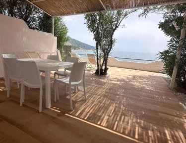 Deluxe Bungalow with Sea View