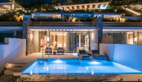 Cave Suite Private Pool with Garden View