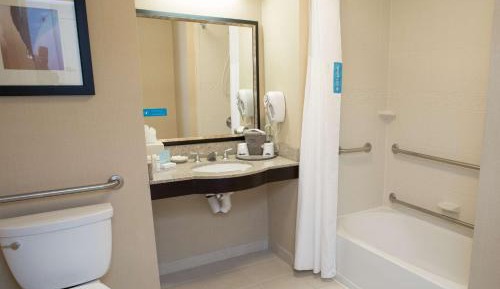 Queen Room with Two Queen Beds - Hearing Access/Non-Smoking