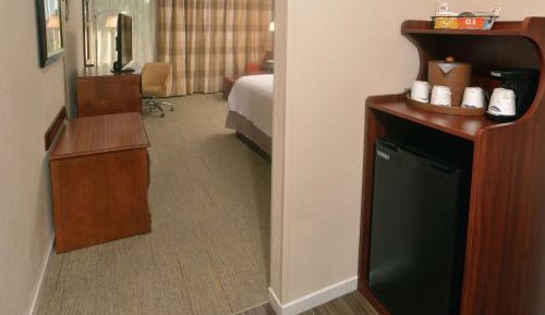 King Room with Sofa Bed and Study - Non-Smoking