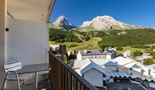 Studio with Mountain View