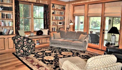 Three-Bedroom Holiday Home 
