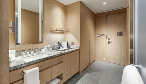 Corner King Room with Balcony