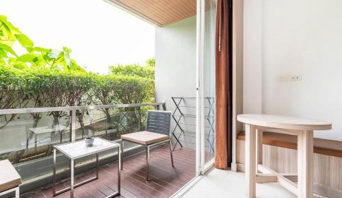 Apartment with Mountain View