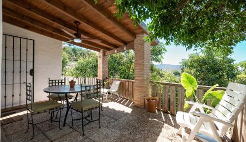 Villa with Garden View