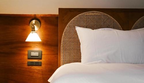 Deluxe Double Room with Side Sea View