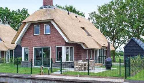 Four-Bedroom Holiday Home
