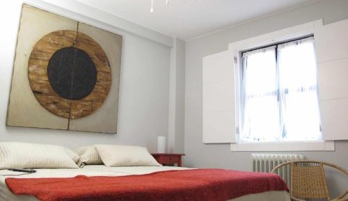 Three-Bedroom Apartment with Balcony