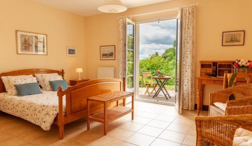 Queen Room with Garden View