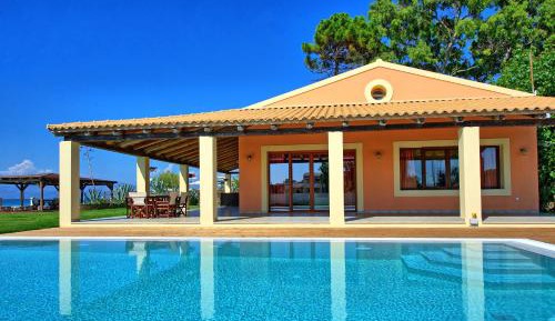 Villa - Beach Front