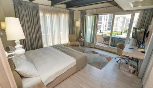 Deluxe Double Room with Balcony