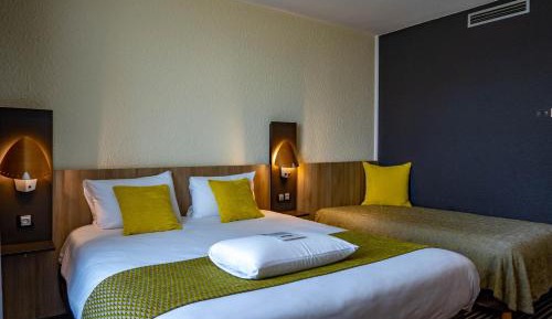 Superior Triple Room with 1 Double and 1 Single Bed