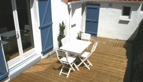 Holiday Home (4 Adults)