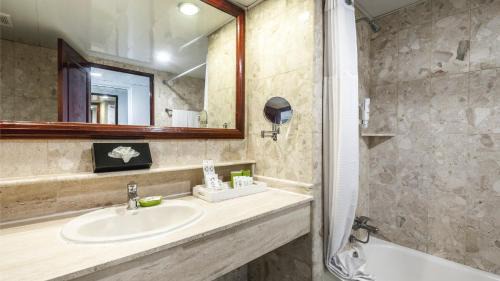 Deluxe Ocean View Double Beds