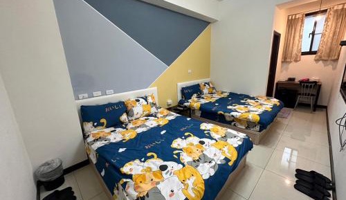 Quadruple Room with Private Bathroom