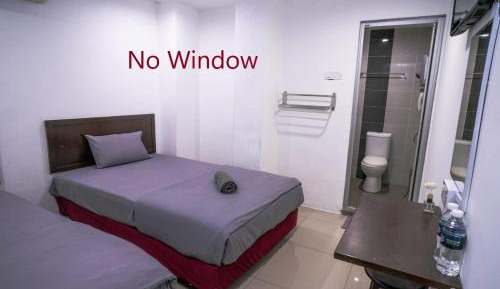 Twin Room with Private Bathroom