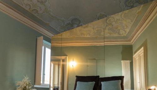 Deluxe Room (2 Adults + 1 Child)