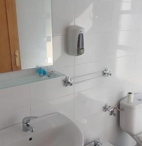 Deluxe Room (2 Adults + 1 Child)