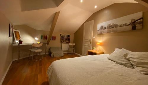 Double Room with Shared Bathroom