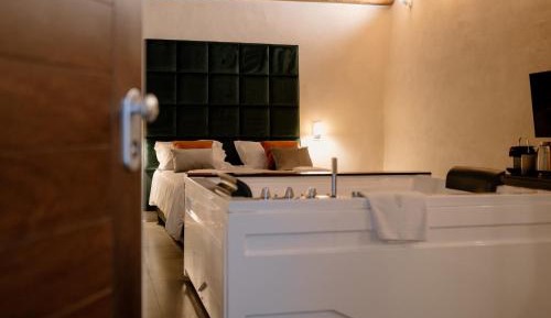 King Room with Spa Bath