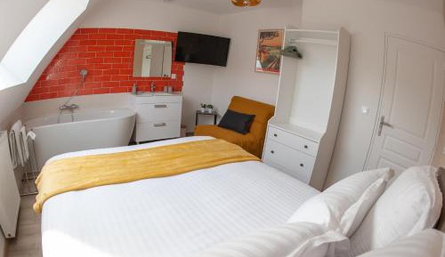Double or Twin Room with Extra Bed