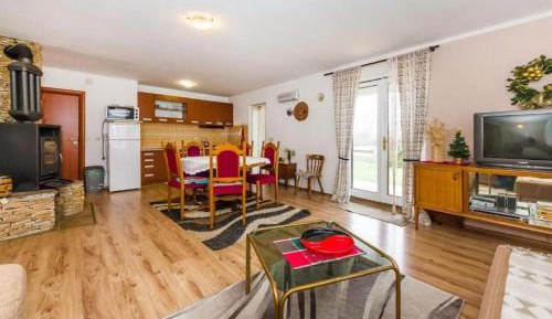 Three-Bedroom Apartment with Terrace