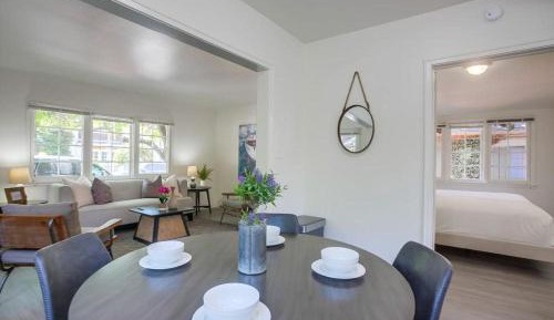One-Bedroom Holiday Home