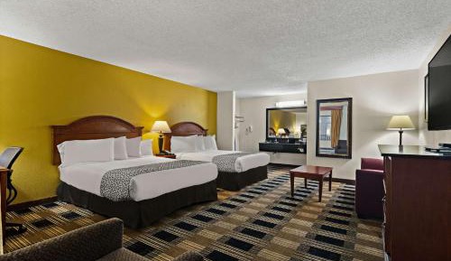Large Queen Room with Two Queen Beds - Non-Smoking