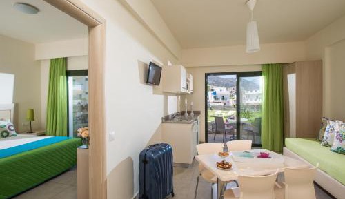 Deluxe 1-Bedroom Apartment (4 Adults)