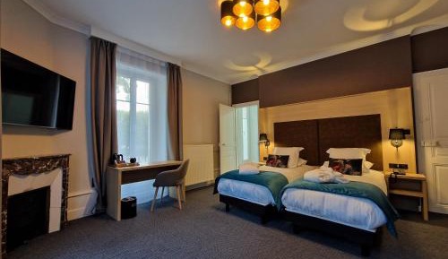 Twin Room with City View