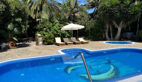 Apartment with Pool View 