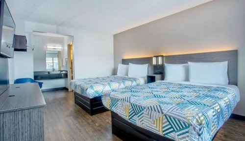 Queen Room with Two Queen Beds - Non-Smoking
