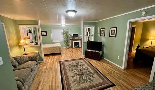 Suite with Mountain View